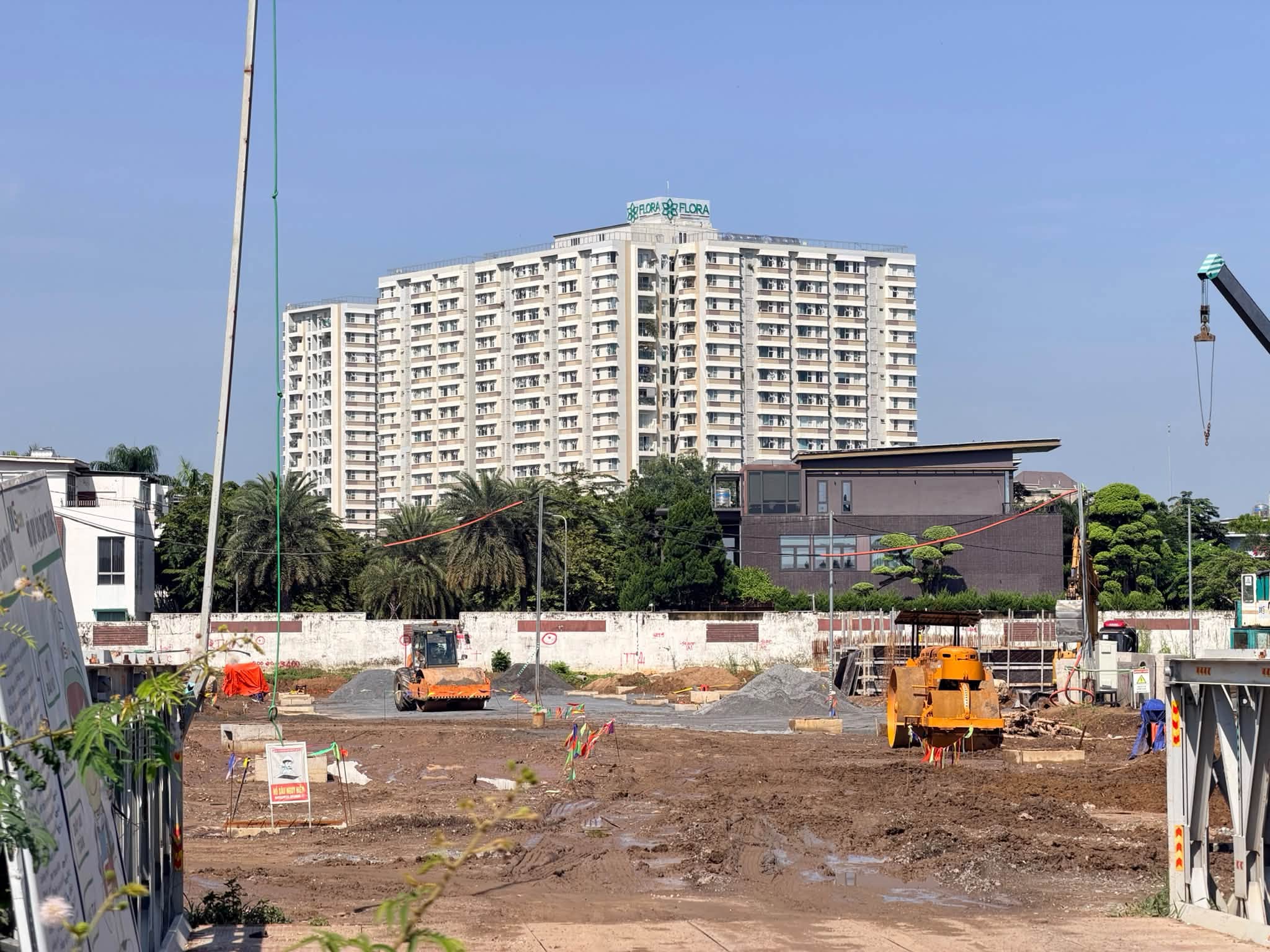 Tiến độ xây dựng Imperia Sensa Park tháng 10.2026 6 Công trình đang tấp nập thi công với các thiết bị máy móc